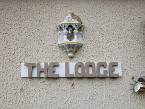 Cottage with garden - Image 2