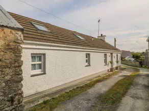 Family-friendly beautiful cottage with garden | Pets are welcome - Image 2