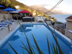 Holiday home with garden, sauna & private pool - Image 5