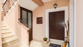 Holiday apartment with garden, terrace & BBQ - Image 4