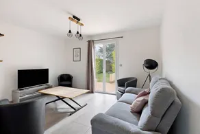 Holiday Home 'Ilostou' with Private Terrace, Garden, and Wi-Fi - Image 4