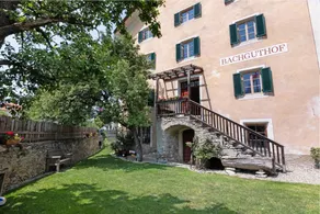 Holiday apartment with garden | Garden view - Image 2