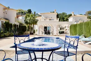 Villa totalmente equipada con terraza, piscina privada y barbacoa | Vistas a la montaña | Se admiten mascotas - Image 4