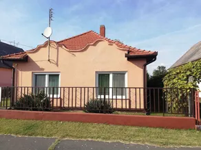 House with barbecue & garden - Image 4