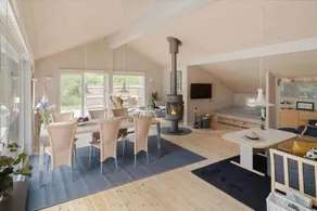 Fully equipped ample house with jacuzzi, terrace & sauna - Image 3
