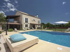 Holiday home with barbeque, private pool & hot tub - Image 3
