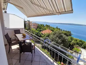 Holiday apartment 100m from the beach with sea views - Image 3