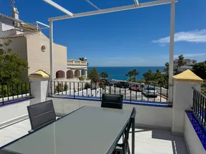 Appartement de vacances avec terrasse, piscine et internet haut débit | Vue plage | Parfait pour le travail à distance - Image 2