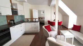 Apartment with garden & terrace - Image 4