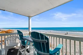 Merveilleux appartement en copropriété convivial et familial avec jardin et piscine | Vue sur l'eau | Plage à proximité - Image 2