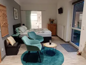 Holiday apartment with garden & terrace - Image 4