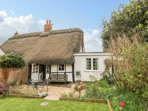 Family-oriented wonderful cottage with garden - Image 2