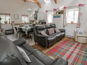 Cottage avec jacuzzi et jardin - Image 3