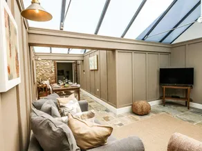 Fully equipped cottage with garden - Image 5