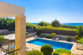 Family-oriented charming villa with garden, BBQ & terrace | Sea view - Image 3