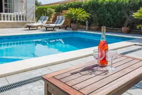 Villa with terrace, garden & private pool | Garden view | Perfect for remote work - Image 4