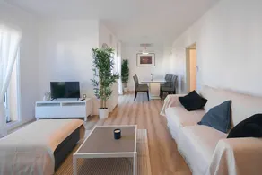 Holiday apartment with garden & terrace - Image 2