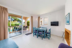 Wonderful flat with garden & pool | Beach nearby - Image 5