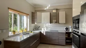 Villa avec piscine privée, barbecue et terrasse - Image 4