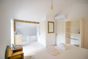 'Ghjinestra' Room with Wi-Fi and Air Conditioning - Image 5
