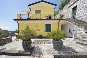 Fully equipped beautiful holiday apartment with terrace, pool & hot tub | City view | Pet-friendly - Image 2