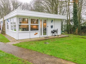 Cottage with garden - Image 2