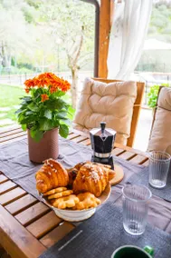 Child-friendly villa with hot tub, barbeque & garden | City view | Good for workation - Image 5