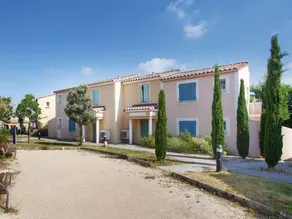 Holiday apartment with heated pool - Image 4