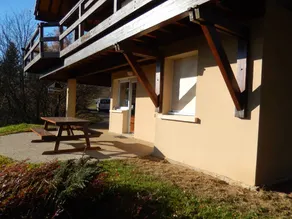 Gîte avec jardin, barbecue et terrasse | Vue ville - Image 4