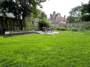 Cottage with garden | Beach view - Image 2