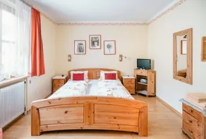 Private room with garden & barbeque - Image 5