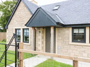 Cottage with barbeque & garden - Image 3