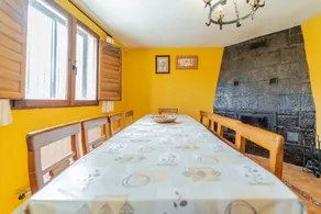 Holiday home with BBQ, terrace & garden | Mountain view - Image 4