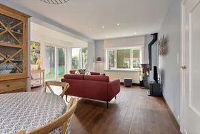 Child-friendly villa with terrace & garden - Image 3