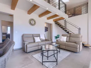 House with private pool & BBQ - Image 4
