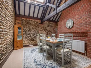 Cottage with garden - Image 5