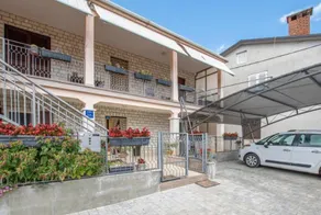 Apartamento vacacional apropiado para familias con terraza - Image 5