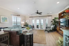 Waterfront Luxury Villa 62 3 Bedrooms 2.5 Bathrooms Villa - Image 4