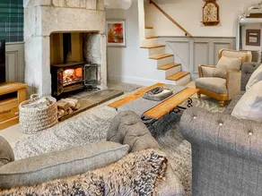 Cottage with garden, barbecue & jacuzzi - Image 4