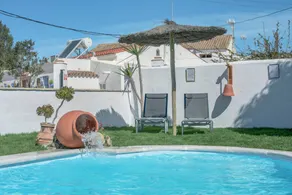 House with BBQ, fast internet & private pool | Garden view - Image 2