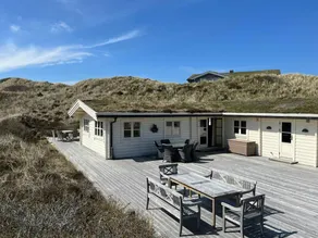 House with terrace, garden & barbecue - Image 2