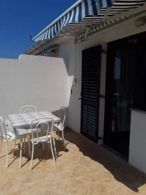 Flat with garden, barbeque & terrace - Image 5