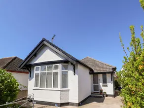 Children-friendly beautiful cottage with garden | Beach view - Image 3