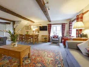 Cottage with barbeque & garden - Image 5