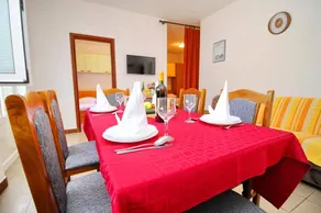 Apartments Neven - Two Bedroom Apartment with Terrace and Partial Sea View (A1) - Image 4