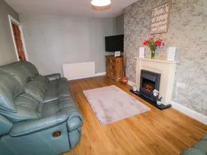 Cottage with garden - Image 3
