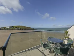 Family-friendly cottage with pool & sauna | Beach view | Beach nearby - Image 4