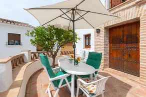Child-friendly nice chalet with terrace - Image 4