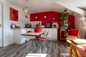 Child-friendly studio with barbecue, garden & terrace | City view | Good for workation - Image 2