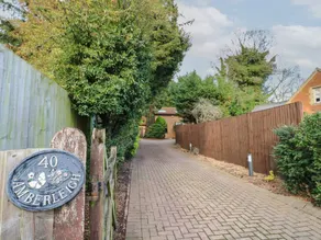 Family-oriented lovely cottage with garden | Pets are welcome - Image 3
